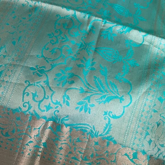 Kanchipuram Pure Silk Saree Green with Red Zari Border & Rich Pallu | Bl. Fabric - Picture 10 of 16